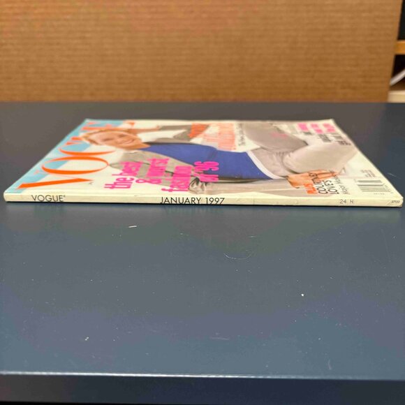 Vogue magasine January 1997 - Amber Valletta - Picture 3 of 3